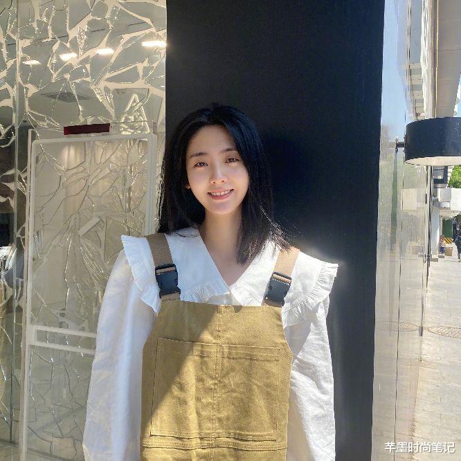 芊墨时尚笔记|邢菲“素颜”上镜都这么可爱？一身奶茶色休闲穿搭，文艺又浪漫