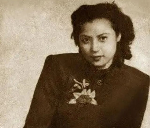 秦怡|1966年秦怡被诊断为肠癌，面对出轨的丈夫苦笑：为了孩子