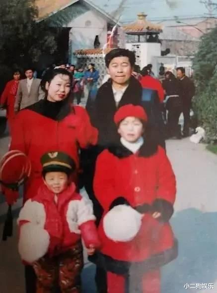 李照|郭威童年合影成了家族另类，老邻居证实：他儿时就是照片里那样