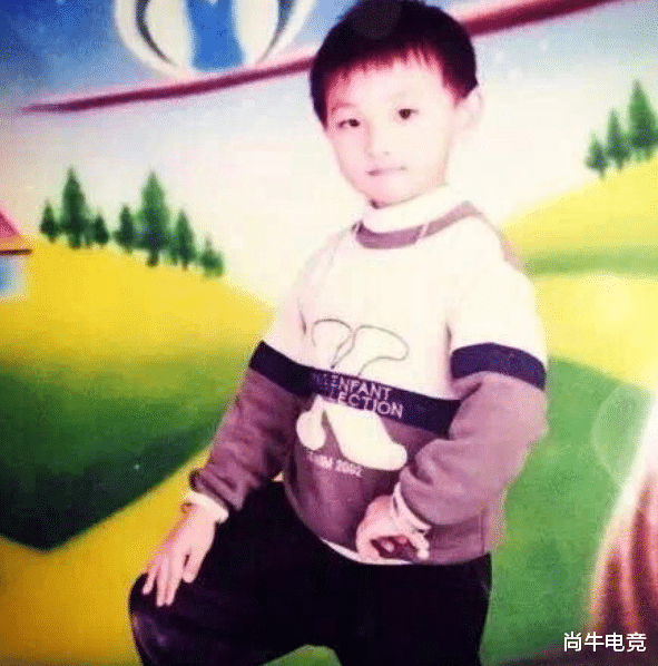 rookie|LOL职业选手“童年”照曝光！rookie和市长合照，Lwx从小就是铁憨憨！