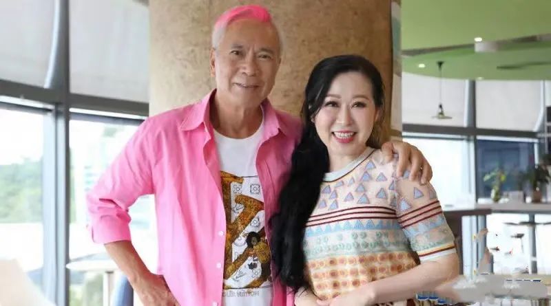 李隆基|港星年近70与小40岁女友秀恩爱，前任老婆隐忍只为7套房产