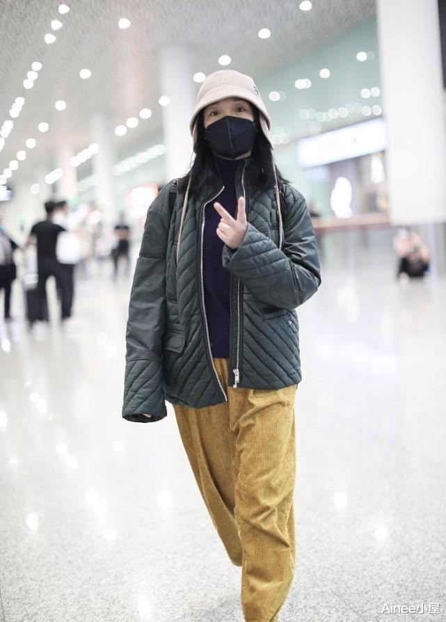 迪丽热巴|周迅真是随性惯了,穿羽绒服偏选大一码,配阔腿裤看着真不像明星