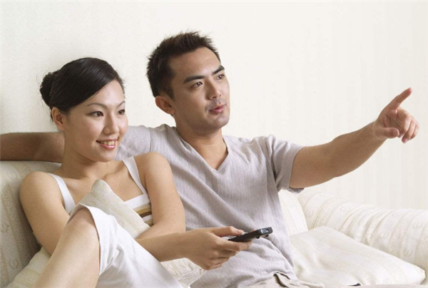明月的小清风 再婚的生活到底怎么样？女人真的就是婚姻的牺牲者吗？答案很残酷