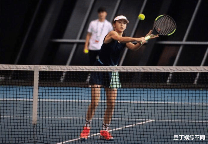 田亮|田亮女儿“发育过猛”，13岁身高超1米7，网友：吃啥长大的？