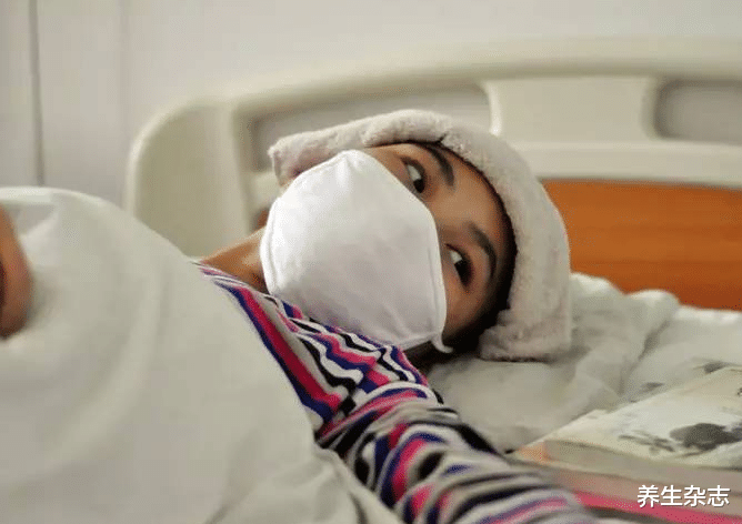 乳腺癌|38岁女子确诊乳腺癌，4次化疗离世，医生咆哮：冰箱1物尽快扔