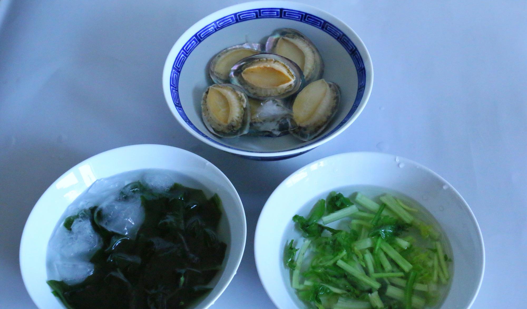 养花小娇娘|夏天，有钱没钱多给家人吃这菜，拌一拌就能吃，鲜美又营养