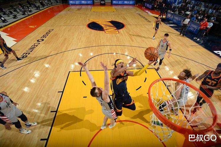 勇士队|空砍32+6+5！库里眼眶含泪，科尔拒绝认错，明天火箭能送一场？