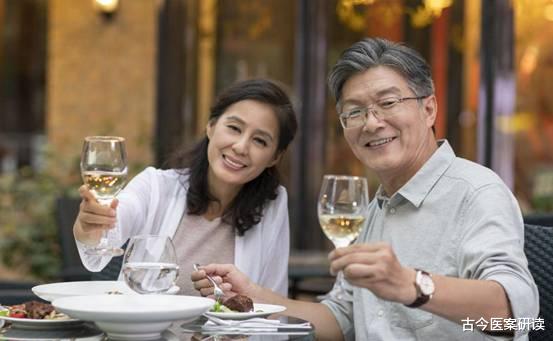 脑梗|血管的“软化剂”被揪出，不是海带汤，你若爱喝，远离脑梗，血管一通到底