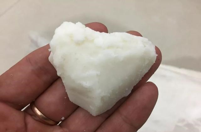 饵料|被吹上天4种钓鱼饵料，我已经替你们试过，以后别再被骗了