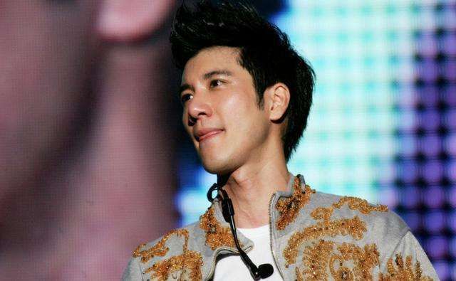 王力宏|3点前必须道歉，不然就告王力宏诽谤，李靓蕾发出最后通牒