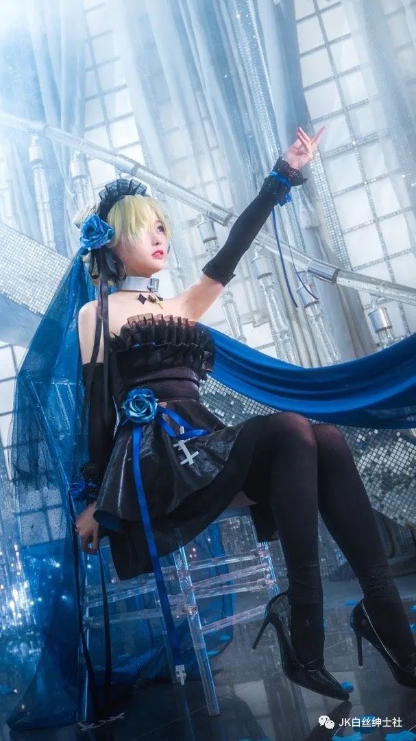 碧蓝航线|cos：碧蓝航线?谢菲尔德黑鸦的晚宴cos正片@樱群