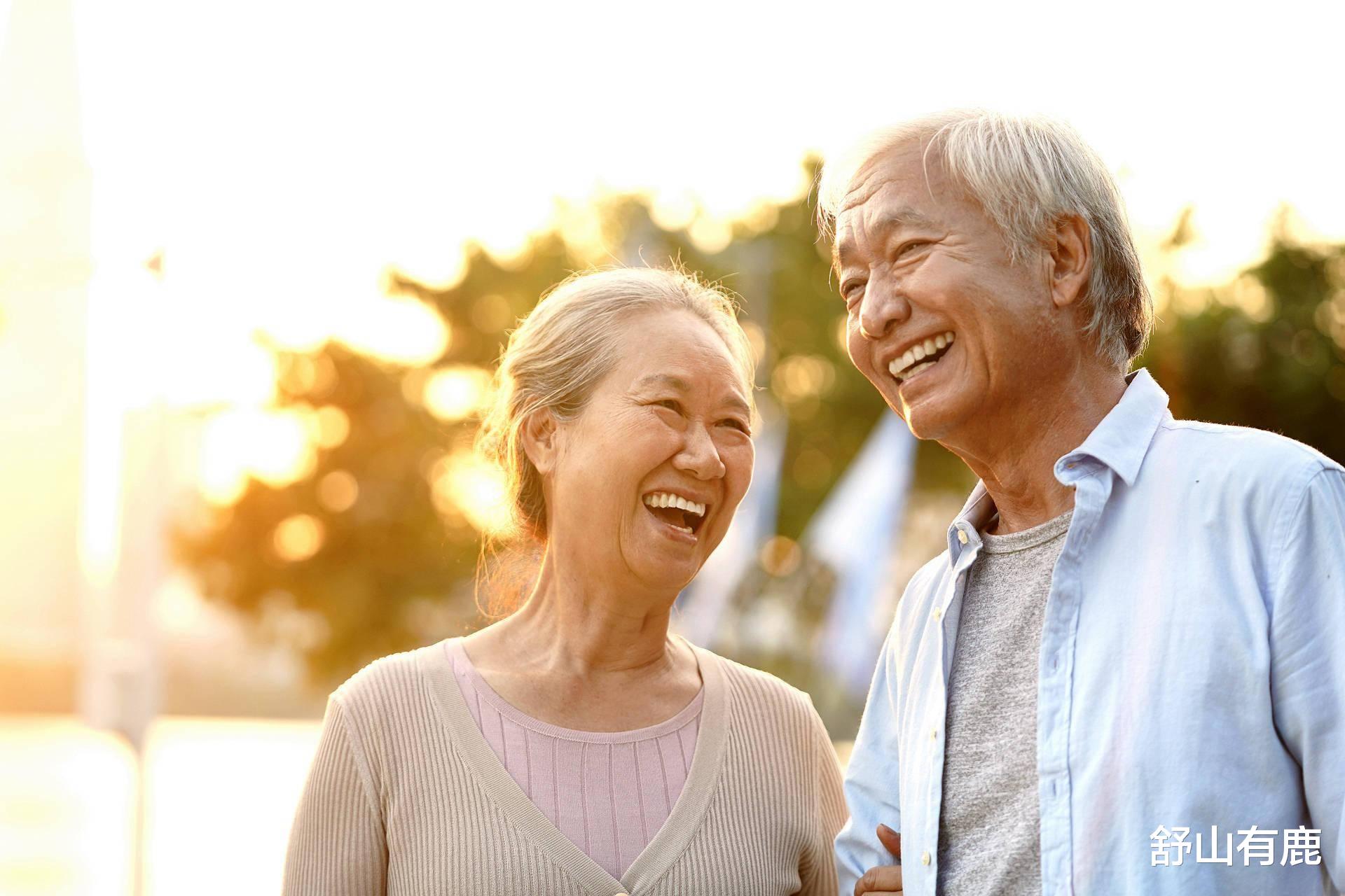 舒山有鹿|人到晚年,到底儿女靠谱,还是去养老院靠谱?两位老人道出真相