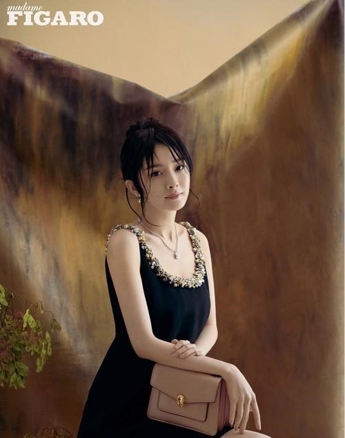 90后宝妈经验|杨幂：5登费加罗封面，小可爱造型却被其亲爹赞扬为“风情万种”