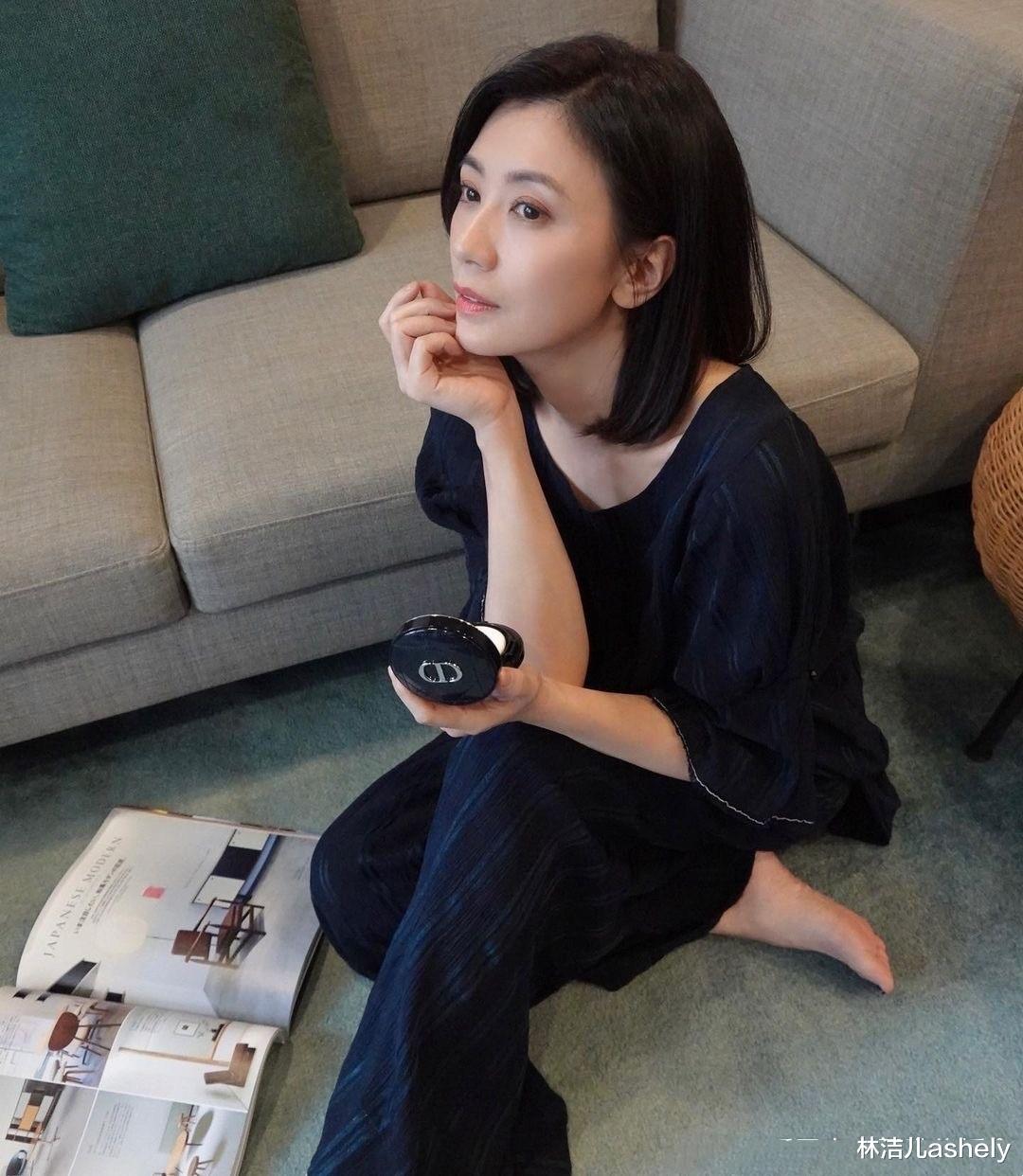 杨幂|这些女明星的眼睛里有星星，贾静雯葡萄眼灵动，杨幂狐狸眼好撩人