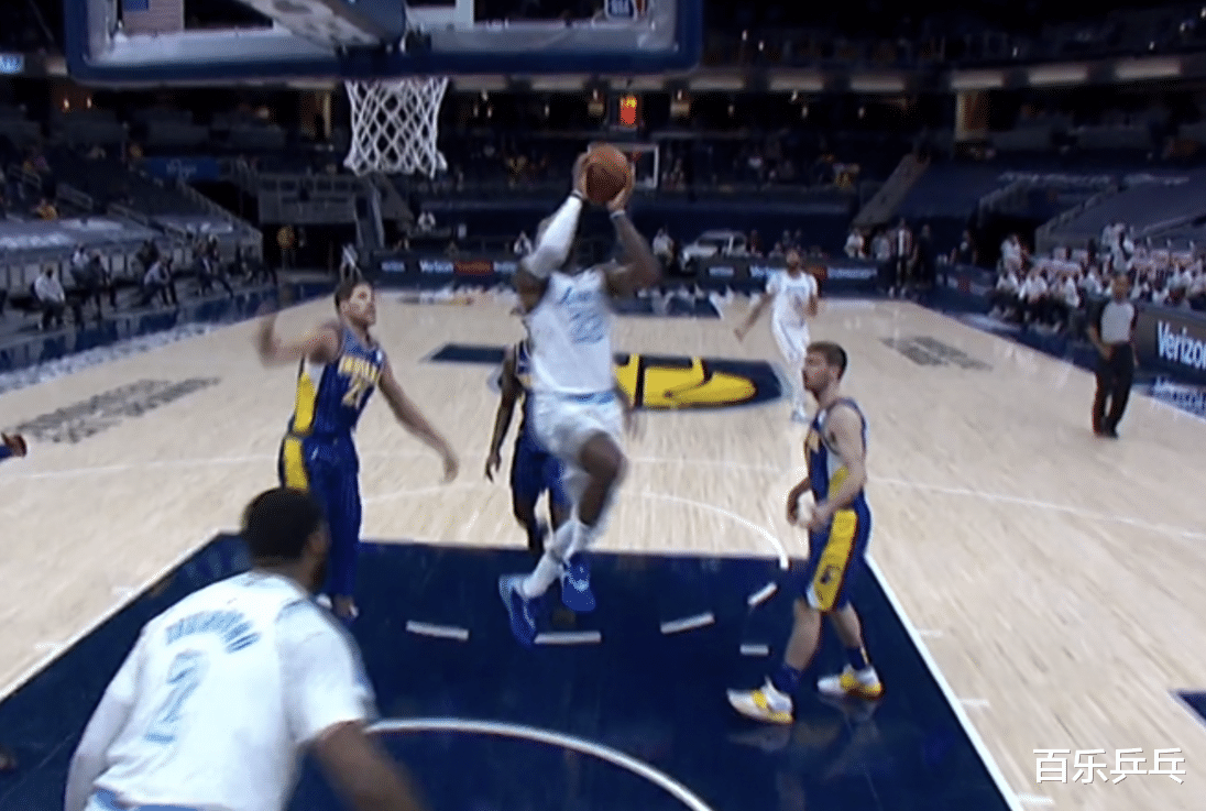 湖人队|就是玩？湖人仅胜8分，詹眉半场轰33+12，詹皇连续2+1：打笑苏群