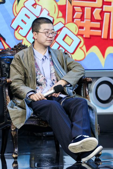 李诞|凭一张巧嘴赚数亿元，娶翘臀美女为妻，结婚仅3年多，今官宣离婚