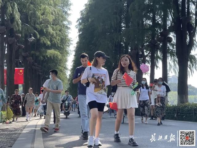 盆景|人气爆棚！全国游客打卡武汉，直赞：要连玩5天