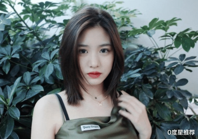 0度星推荐|汪峰大女儿近照公开，16岁小苹果日渐早熟，爱上性感打扮惹夸赞
