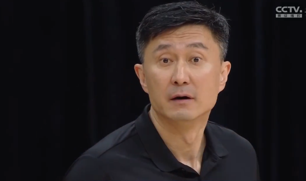 广东男篮|2分钟被广东打12-0！吴前半场仅3分，CBA裁判的吹罚恐再引争议