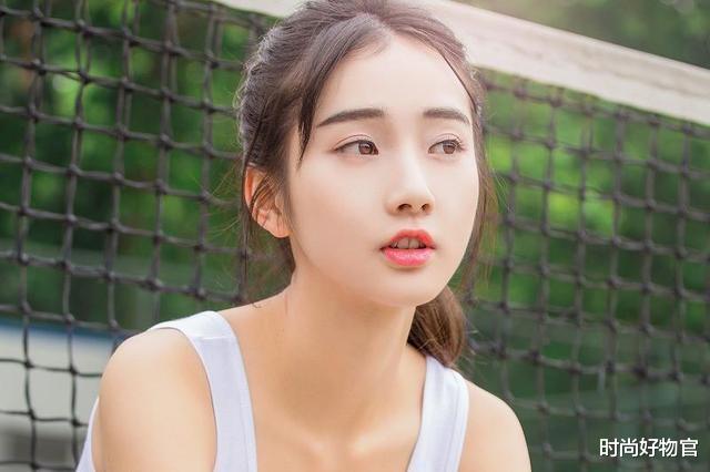 时尚好物官 脸上有这“四种”特征的女生，你就是“淡妆脸”，浓妆会显老气