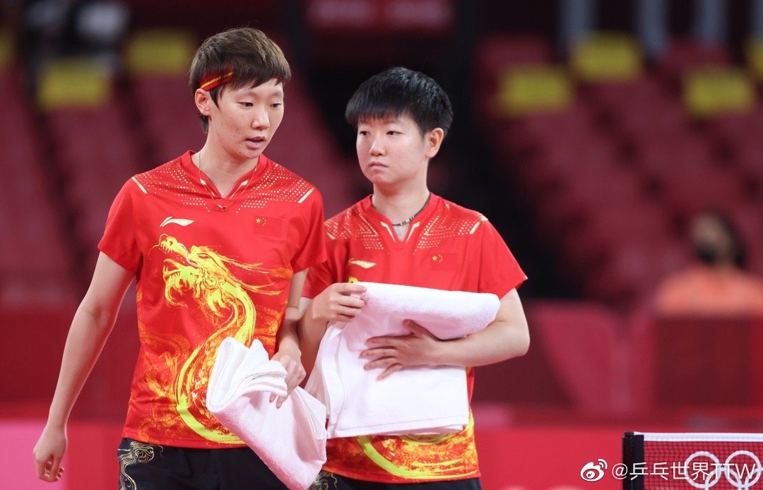 霍顿|女乒新三剑客闪耀奥运会，全是伊藤克星，对手被横扫找中国队合影