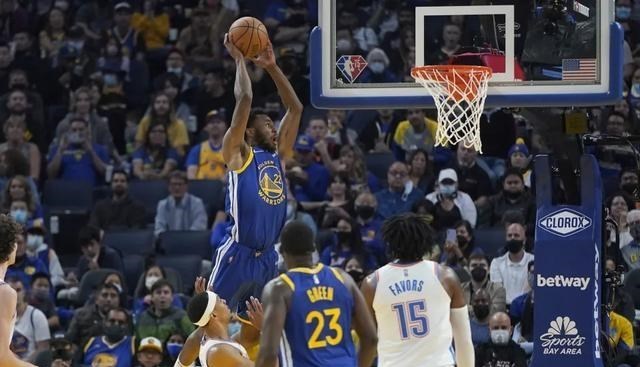 嘟小薯 5虎将72+22,勇士狂下3分雨大胜雷霆!库里20+5,格林14+11+8爆发