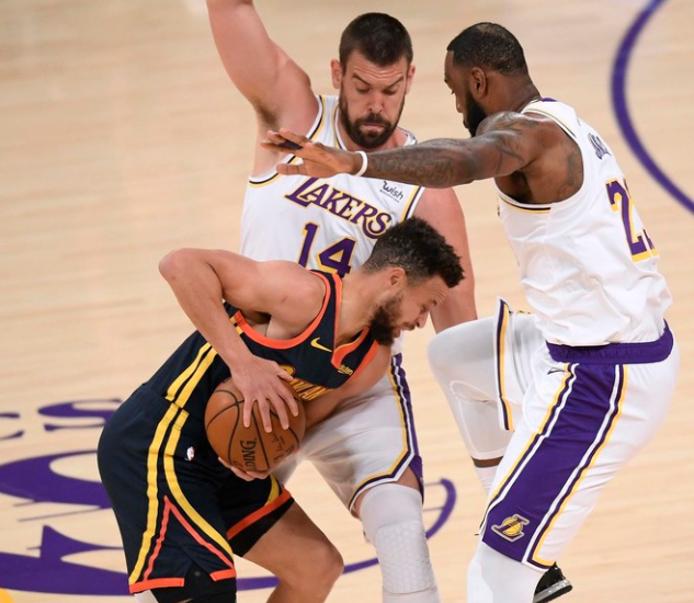 湖人队|湖人大胜夜:多项数据碾压,老詹创纪录+霸气压哨,全队发挥惊艳