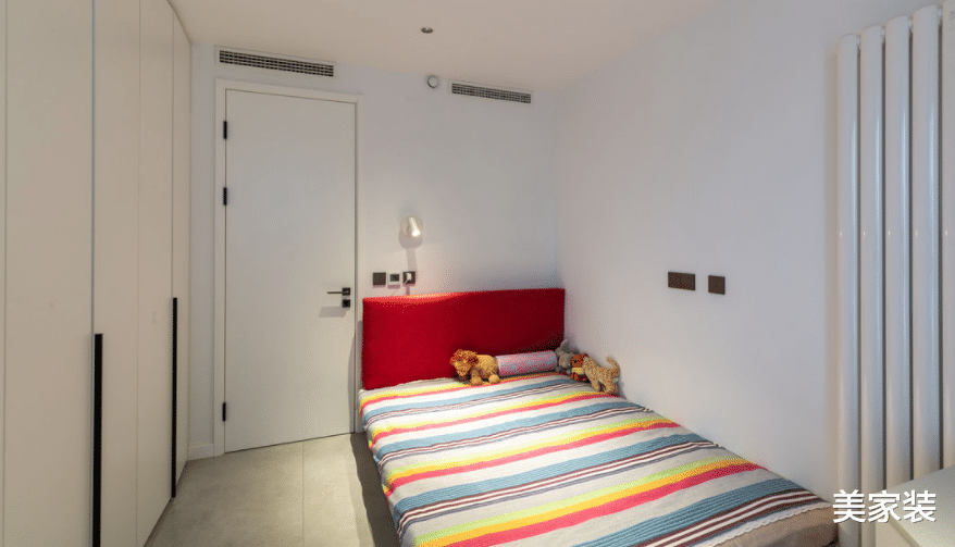 黑白灰也可以很时尚，看海归小夫妻的家，如何展现简约的美感