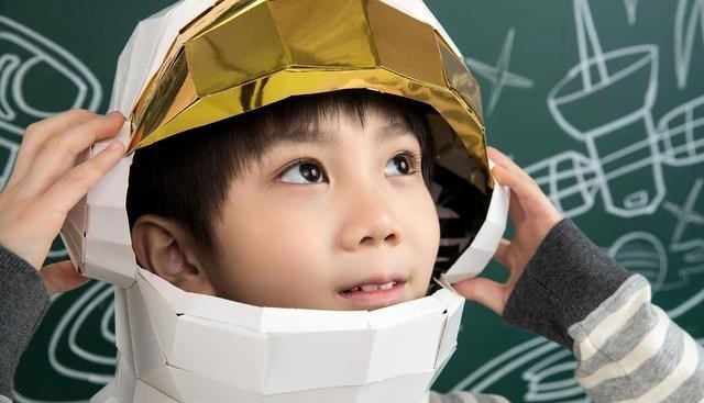 中毒 南京一女子骑电动车未戴安全头盔拒缴罚款、暴力袭警获刑8个月！