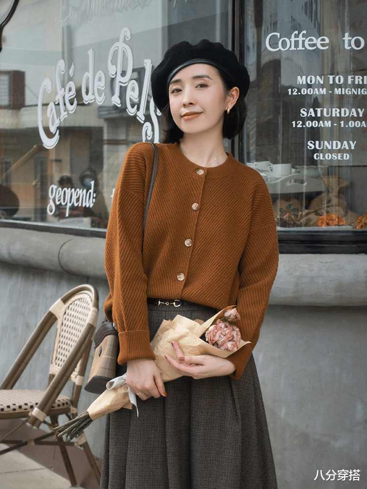 八分穿搭 冬季保暖穿搭少不了针织衫，借鉴这几组搭配思路，温柔保暖还洋气