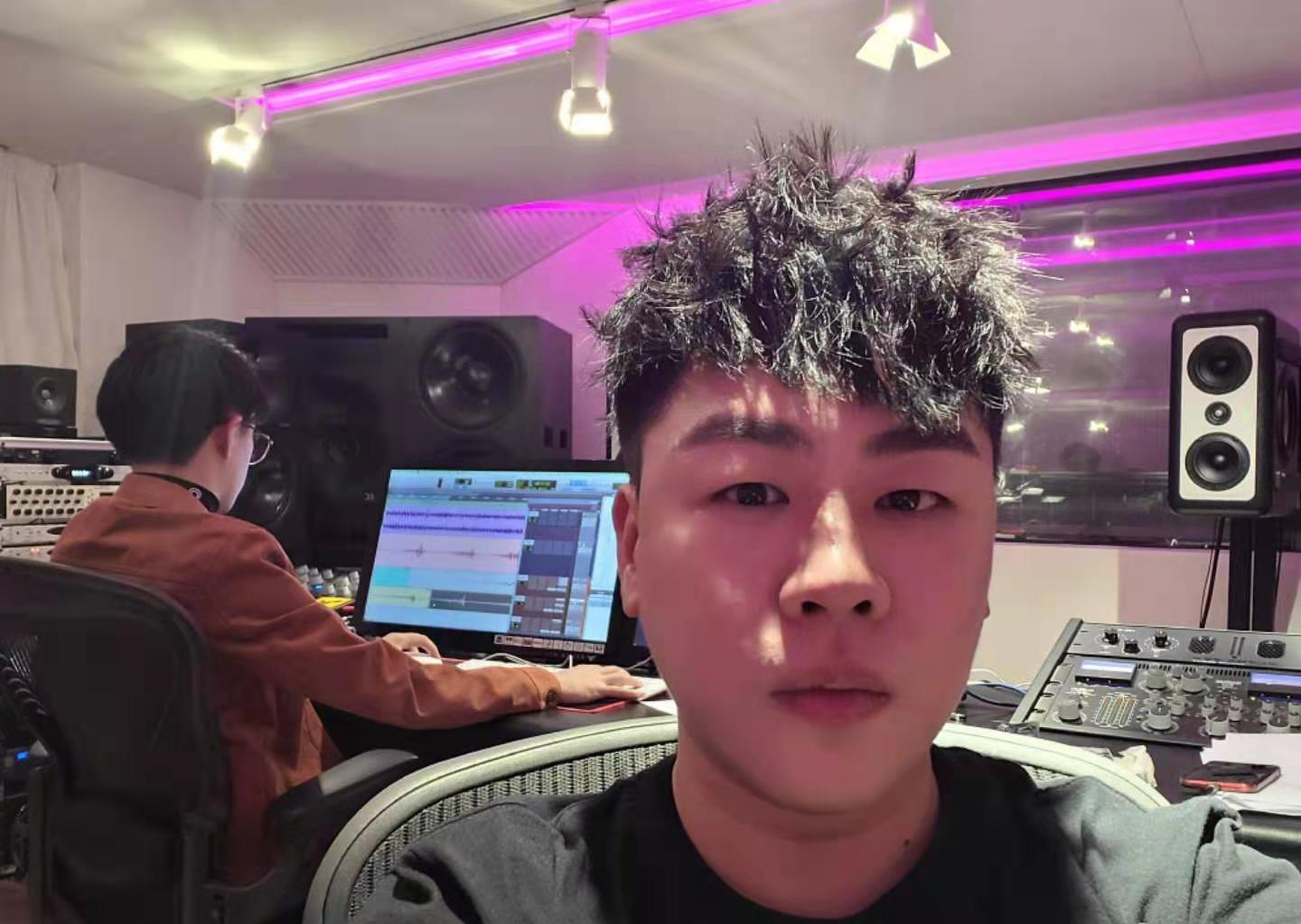 克劳斯·利特曼|郑爽出轨实锤来了？18年4月与张恒恋爱交往，18年7月深夜路边等胡彦斌