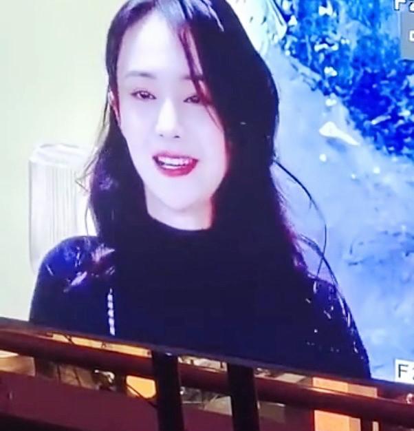 郑爽|郑爽面临十亿赔款？粉丝后援会出新招：一人捐款250她还能剩20亿！