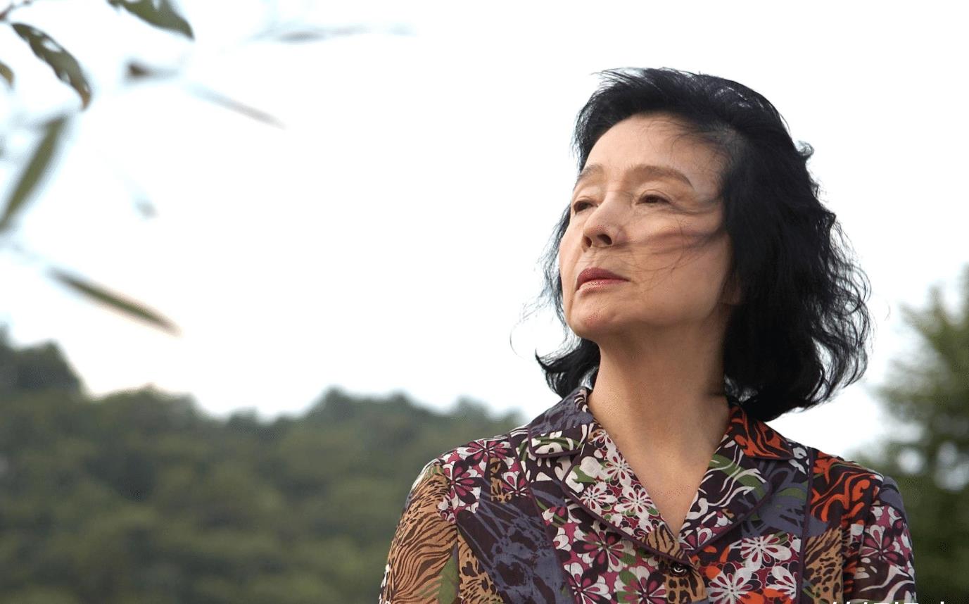 尹静姬|77岁老戏骨因病被遗弃国外，丈夫不管女儿不问，想回国都成问题