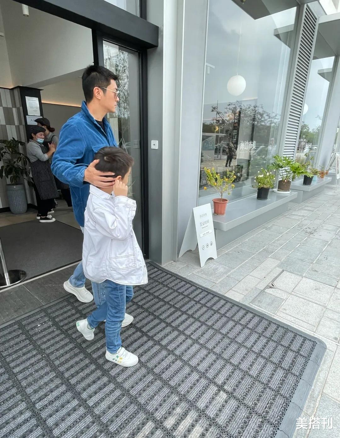 周瑾|40岁霍思燕真实状态，最新近照身材发福变大圆脸，发际线也太高了