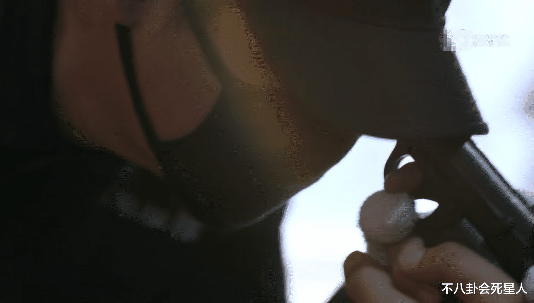 赵丽颖|赵丽颖新剧播出！台词演技都被吐槽，董子健含胸驼背仪态差