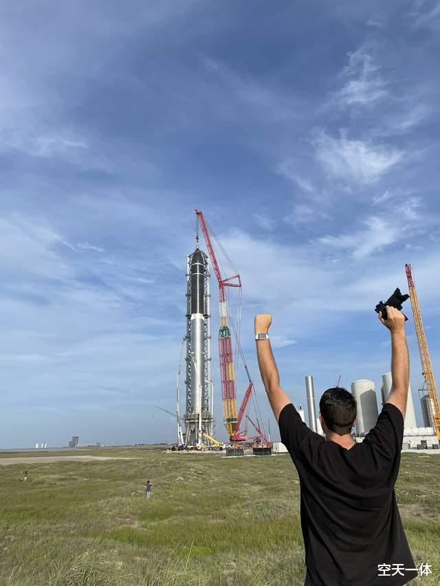 土星 土星5保持半个世纪的世界纪录被破了,星舰“合体”,现场太壮观