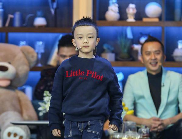 汪涵|汪涵终于大方一次，带着6岁儿子上节目，小沐沐帅到碾压王一博