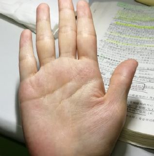 青玄命理|桃花运还不错的手相，但是正缘会比较迟晚
