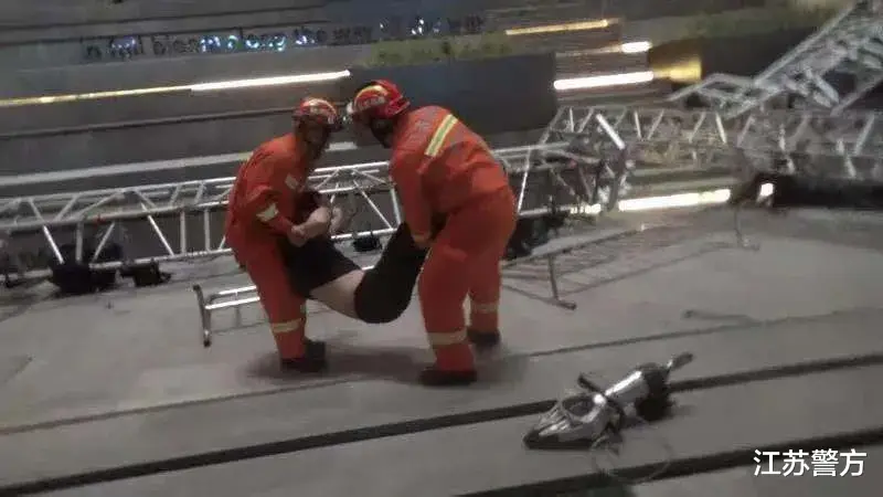 江苏警方 灾情就是命令！江苏警方迅速投入抢险救灾全力守护人民群众生命财产安全