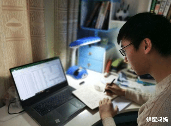 蜂蜜妈妈|大学男生身高多少算矮?学妹说出了真实想法,句句扎心