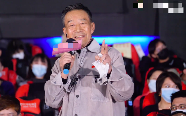 许魏洲|67岁李雪健为儿子电影撑场，吐词不清身体引担忧，父子情令人动容