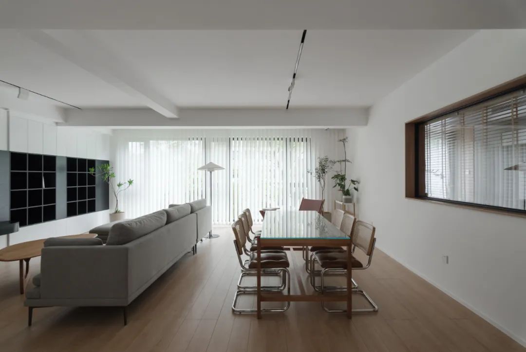 客厅|120㎡二手房改造，主流书房式客厅，拆除一间房后使用面积翻倍