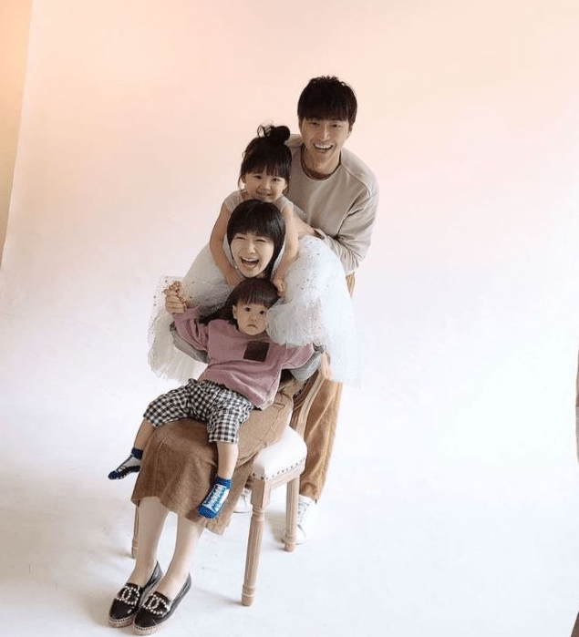 求婚|11岁一见钟情，钥匙为求婚信物，婚后5年育有俩娃，今终正式离婚