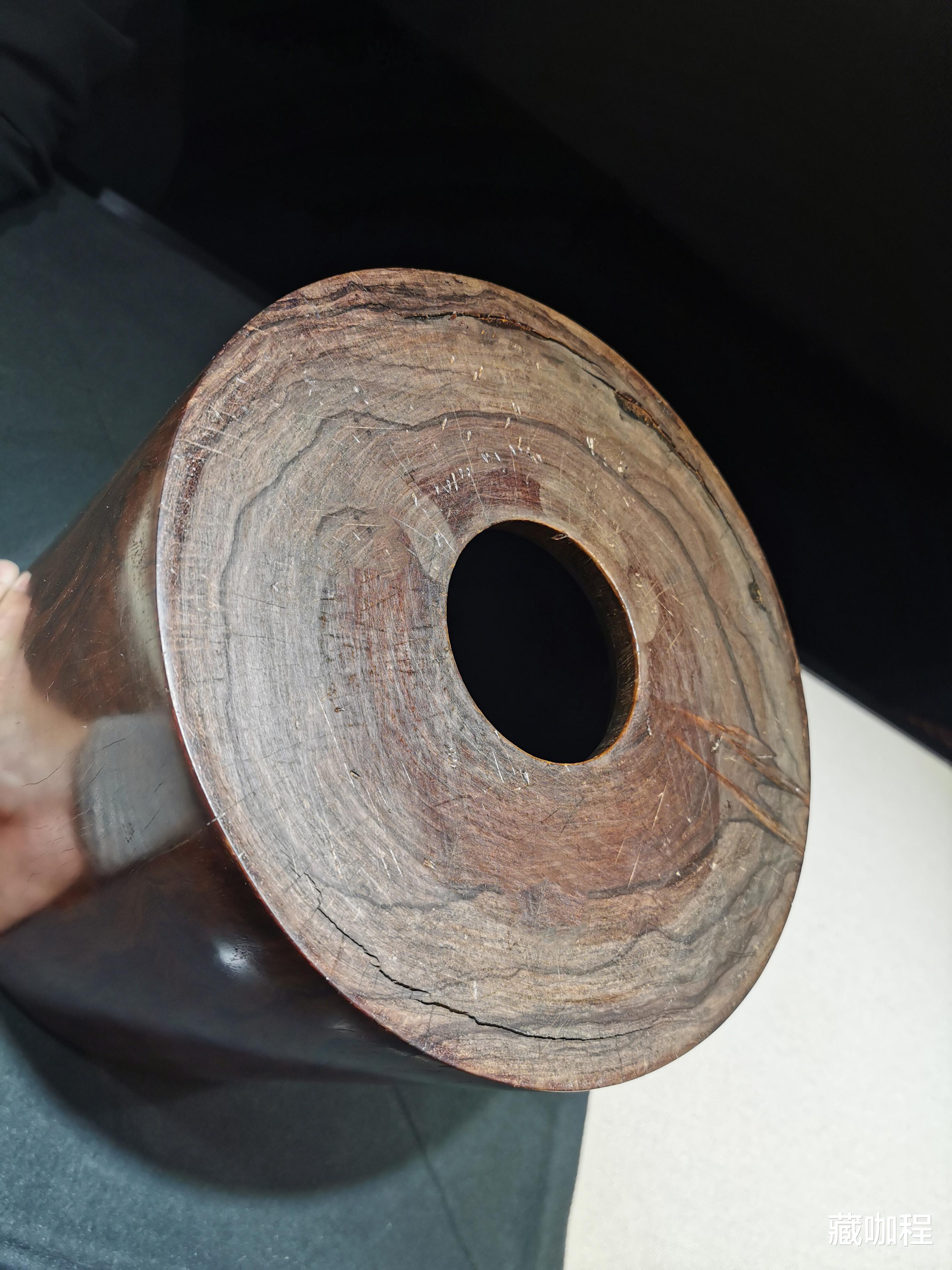 笔筒|魑魅魍魉齐登场，黄花梨大笔筒浑然天成