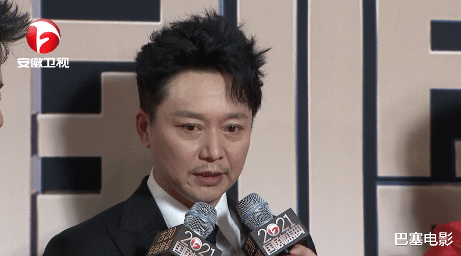 毛晓彤|国剧盛典红毯：毛晓彤清冷惊艳，被张萌的脸吓到，吴谨言怎么了？