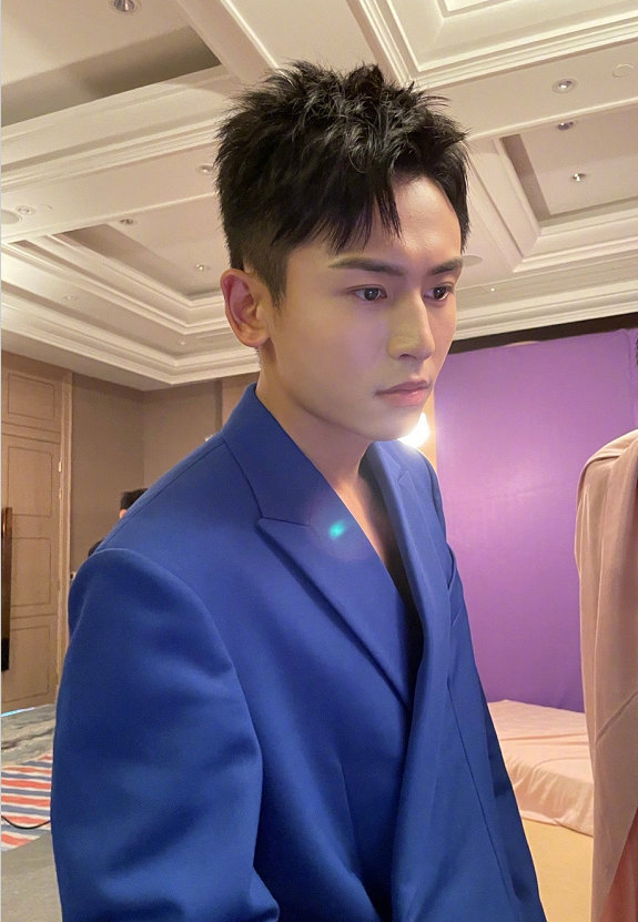 张哲瀚|解绑后，张哲瀚龚俊发展拉开差距，有人邀约不断有人却遭挫败