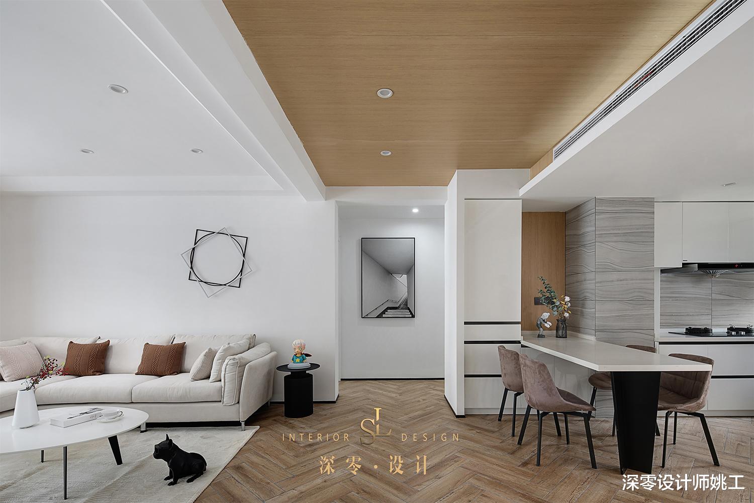 横梁即便不拆不砸，也能藏起来，个人建议第3种法子，省钱又美观