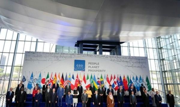 林小雪|拜登丢尽美国人的脸！全世界面前闹出大笑话，在国际舞台上靠边站