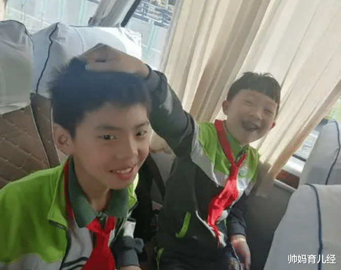 帅妈育儿经|小学生作文“20年后的我”火了,家长看后血压升高,还是打轻了