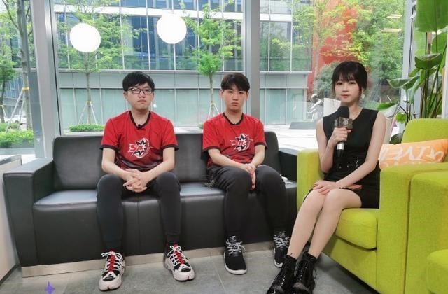 安一妈妈学育儿|Dota2：Ams直播间成大型社死现场？水友：别唱了，自己人！